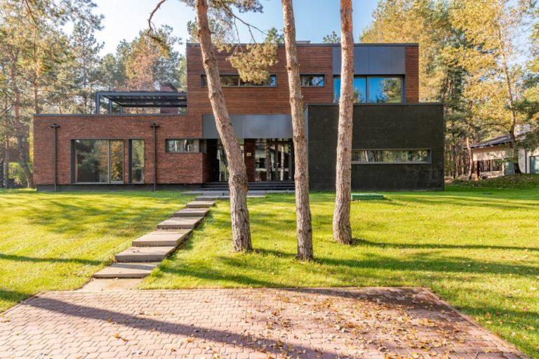 Квартиры в жилой комплексх Ростова-на-Дону: обзор новостроек с видом на Дон